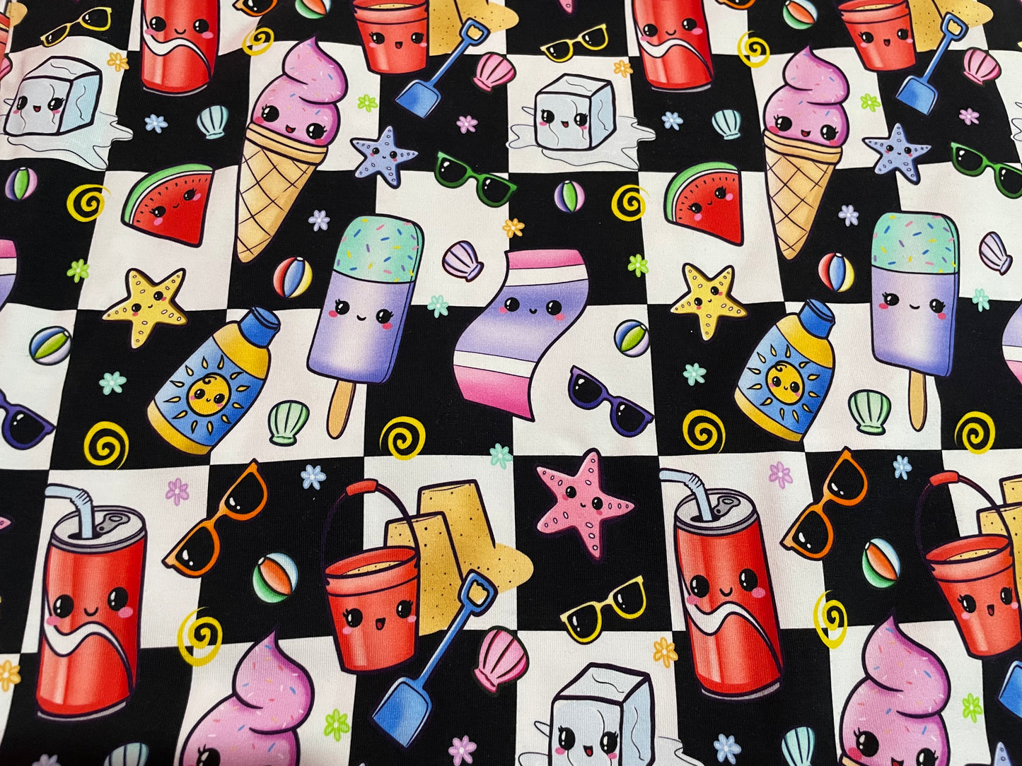 Kawaii summer vibes b+w check