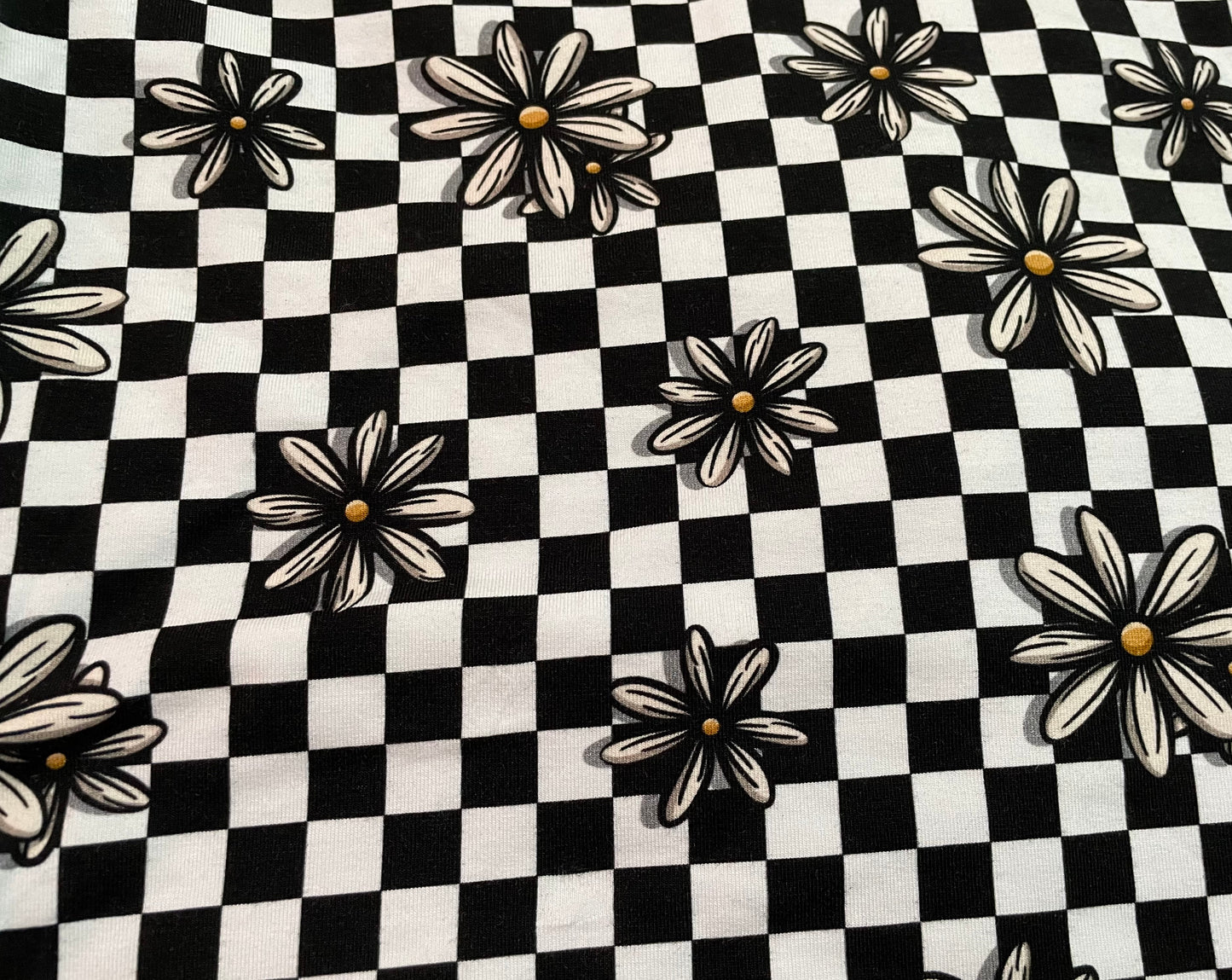 Daisy black and white check