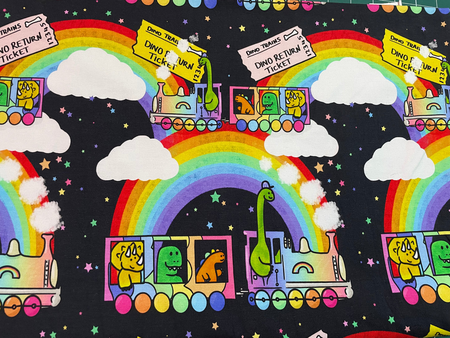 Rainbow dino train 5y+