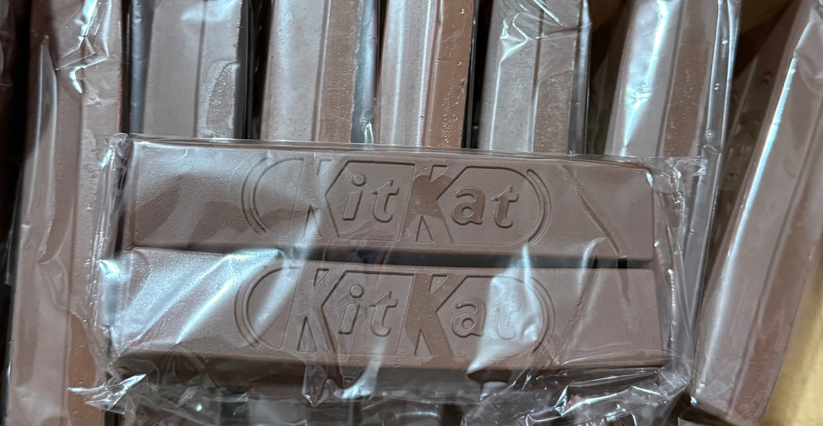 Slow rising scented Kit Kat squishy bar